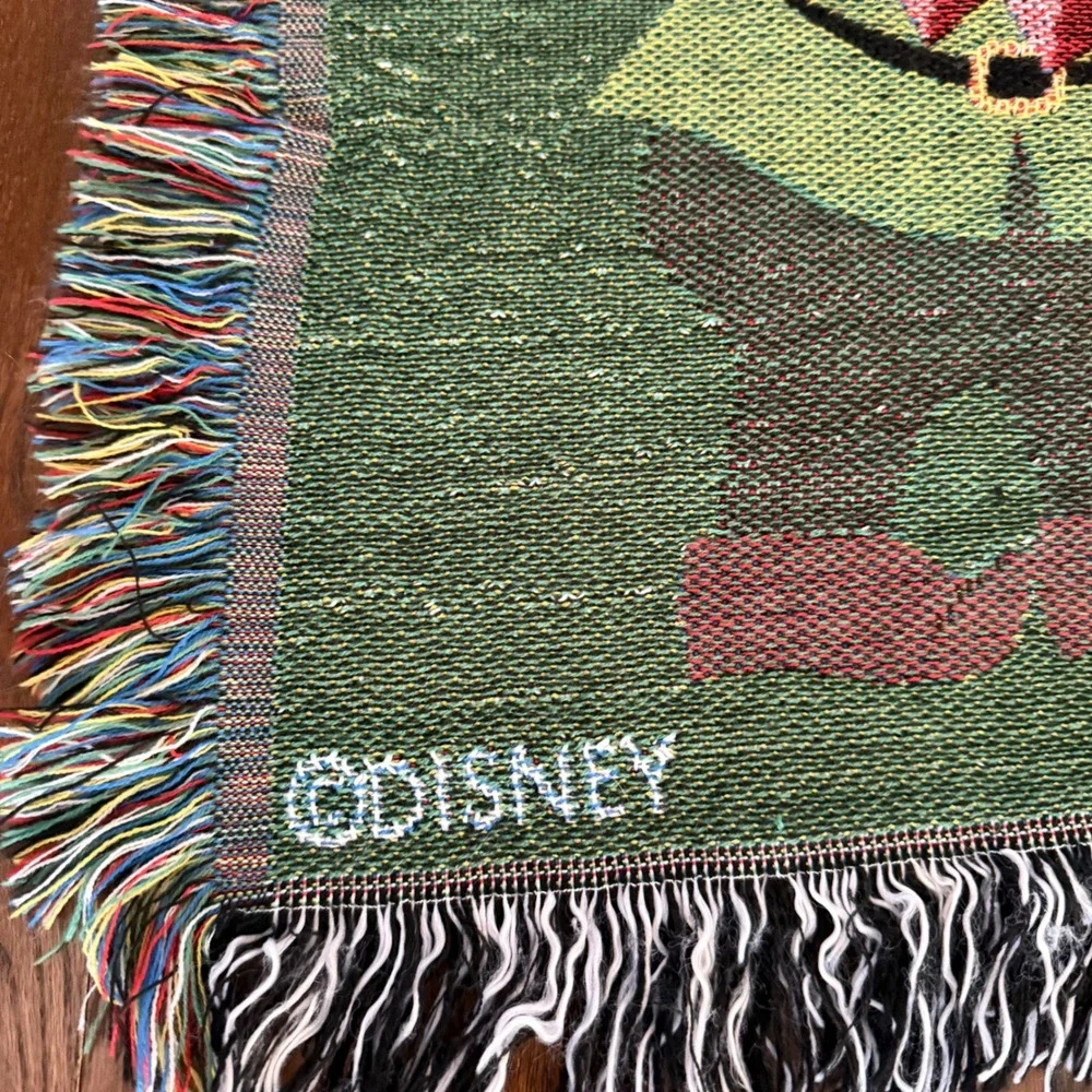 Disney Snow White‎ and the Seven Dwarfs Woven Tapestry Throw Blanket Fringed